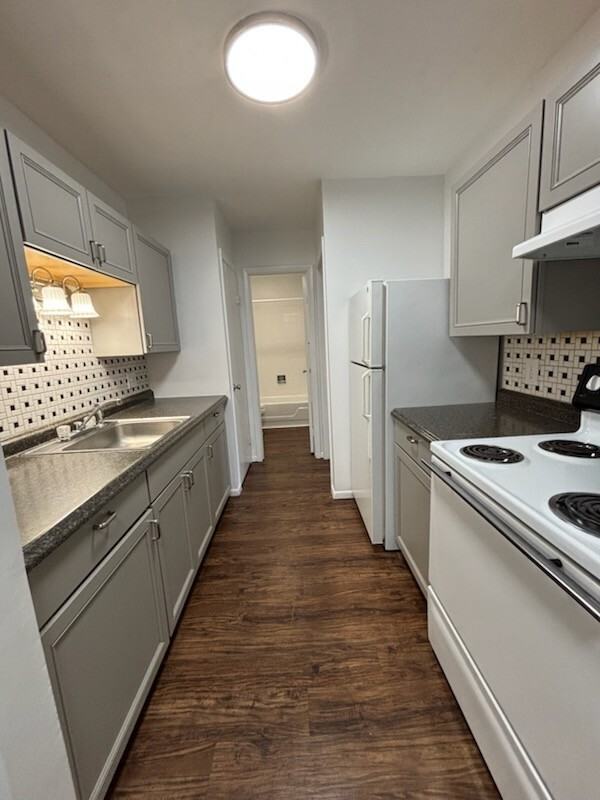 Tecumseh Townhomes - Photo 3 of 7