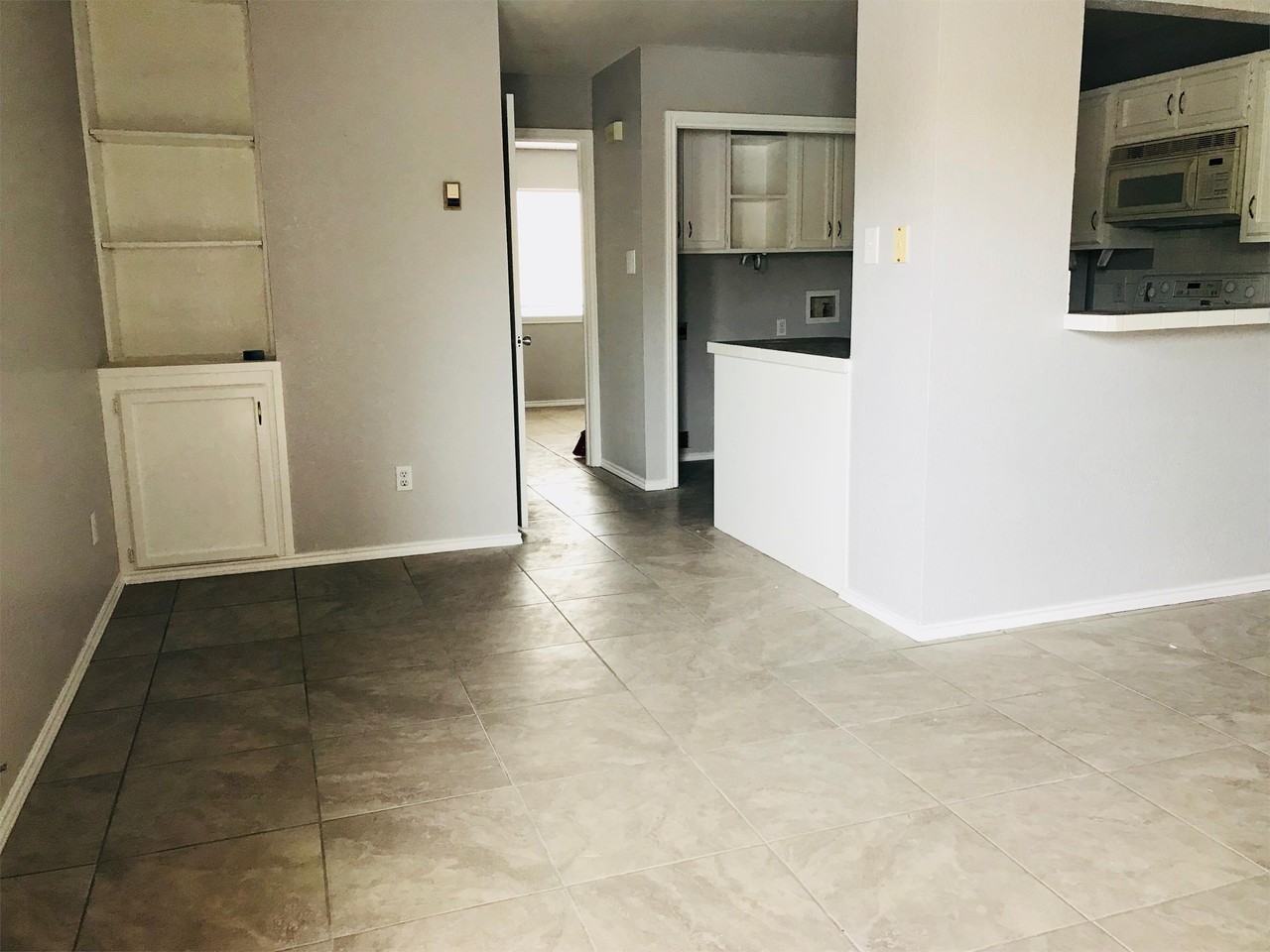 Valencia Apartments - Photo 2 of 22