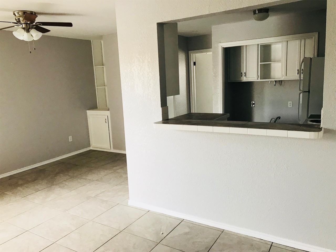 Valencia Apartments - Photo 5 of 22