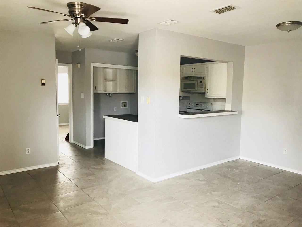 Valencia Apartments - Photo 7 of 22