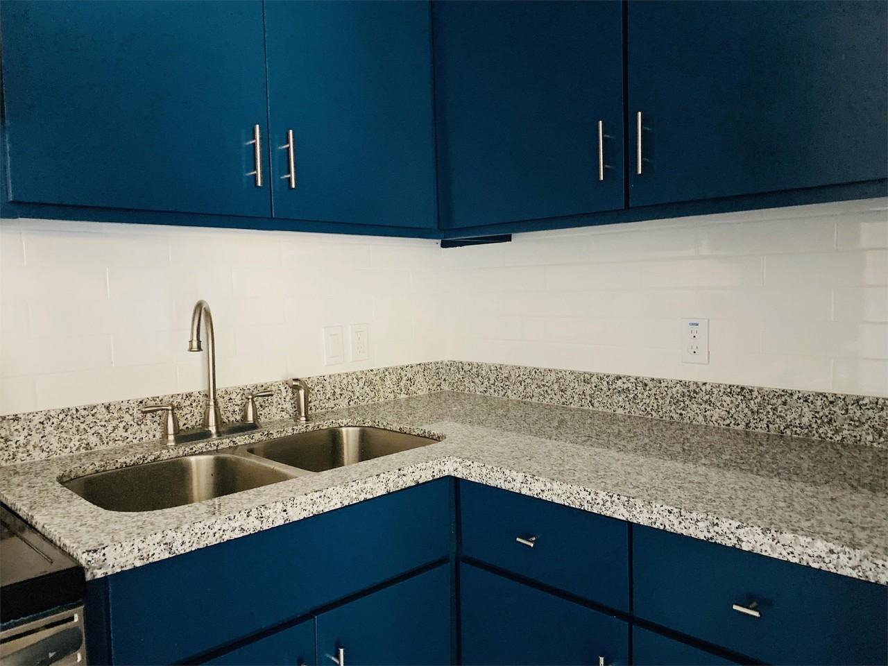723 Iris Ave - Photo 6 of 11