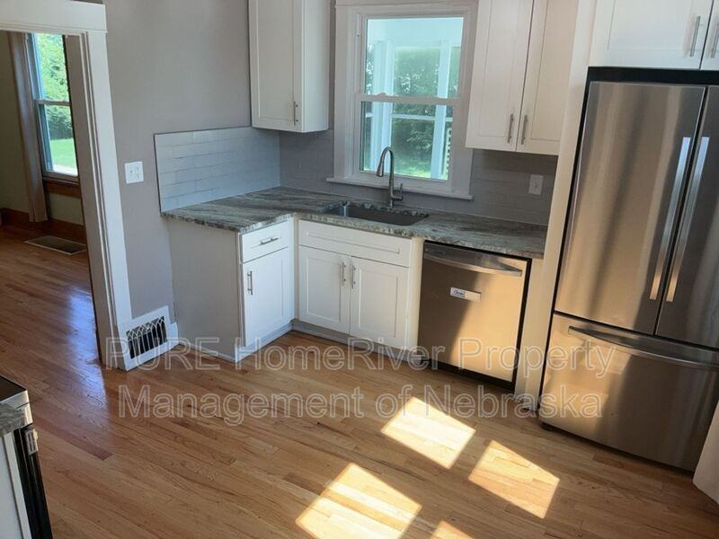 3403 Arbor St - Photo 3 of 28