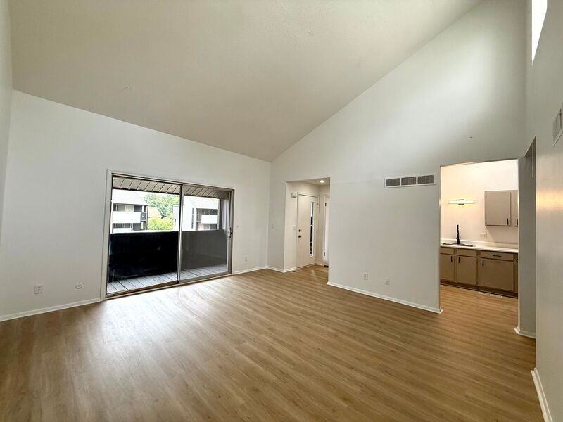 3309 E 113th Ter #B - Photo 4 of 12
