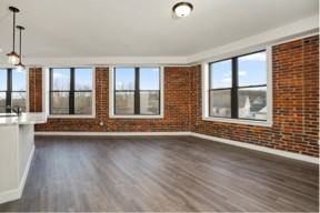 685 Lawrence St - Photo 6 of 24