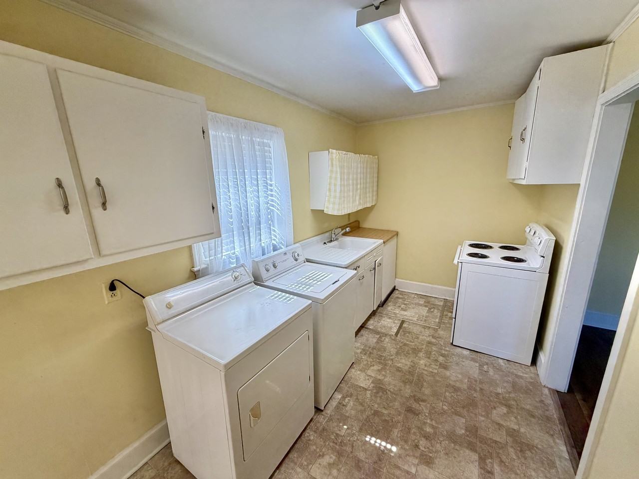 169 Keys Ferry Street - Photo 4 of 13
