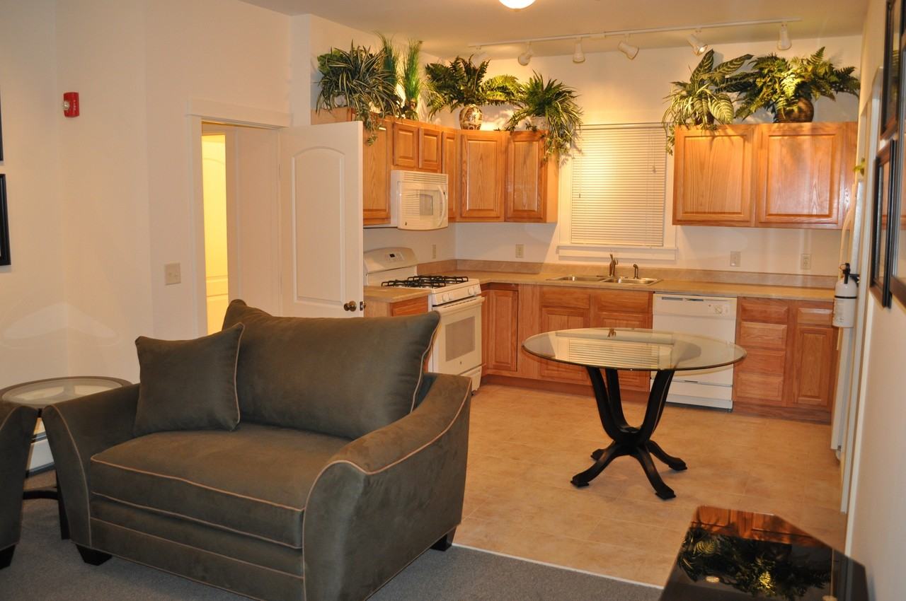 203 Williams Street - Photo 7 of 50