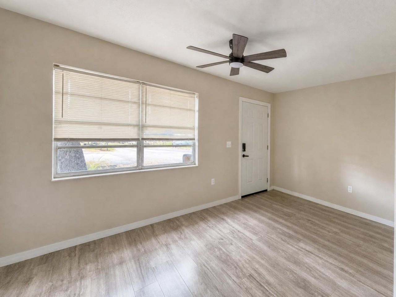 5633 Crissman Dr N Unit C3 - Photo 4 of 7