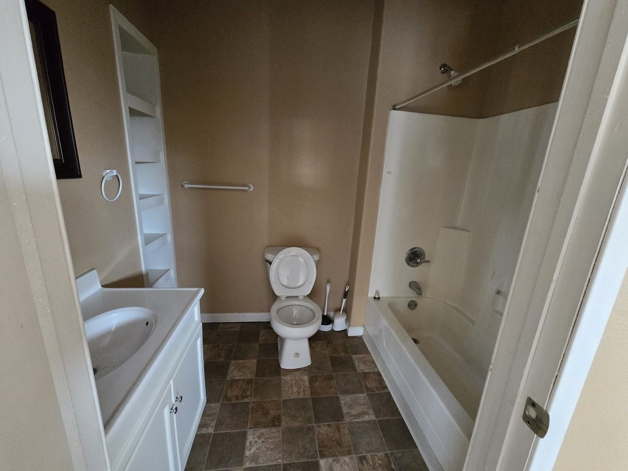 300 West Breckenridge Street - Photo 3 of 5