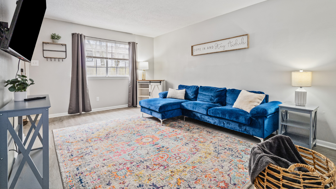 Oakleigh Square - Photo 4 of 24