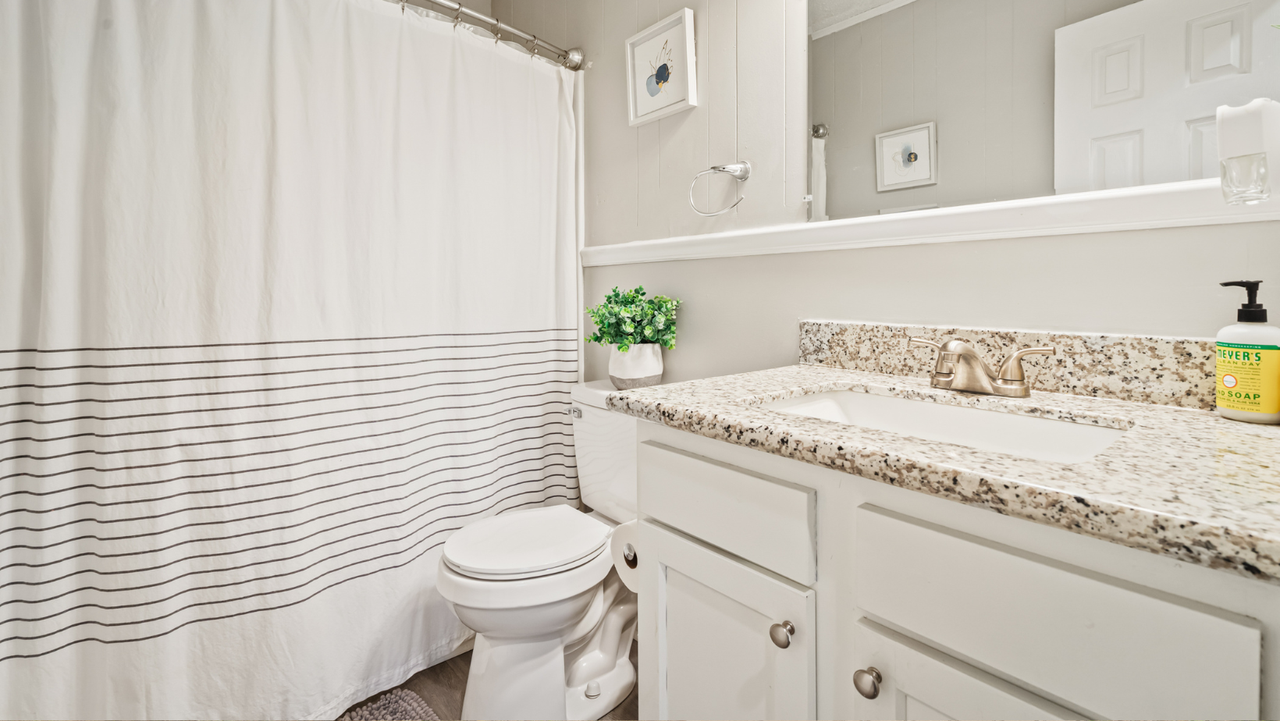Oakleigh Square - Photo 7 of 24