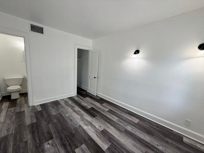 701 W Maple Ave #2B - Photo 6 of 8
