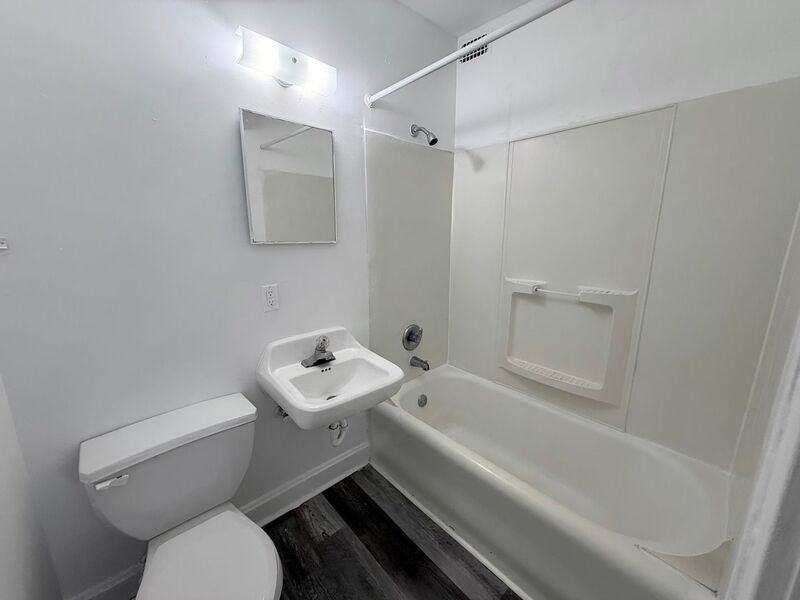 701 W Maple Ave #2B - Photo 7 of 8