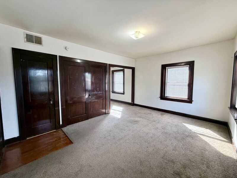 625 W Maple Ave #3B - Photo 2 of 7