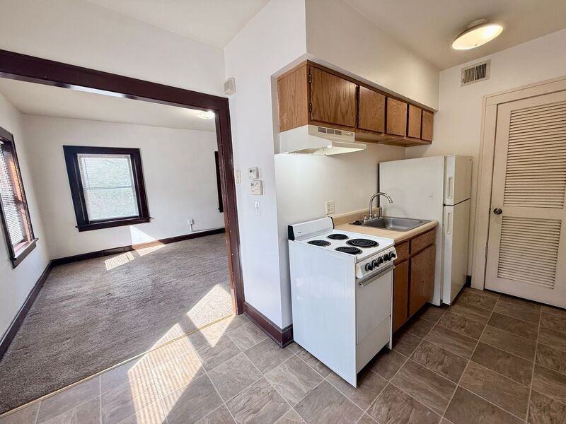 625 W Maple Ave #3B - Photo 5 of 7