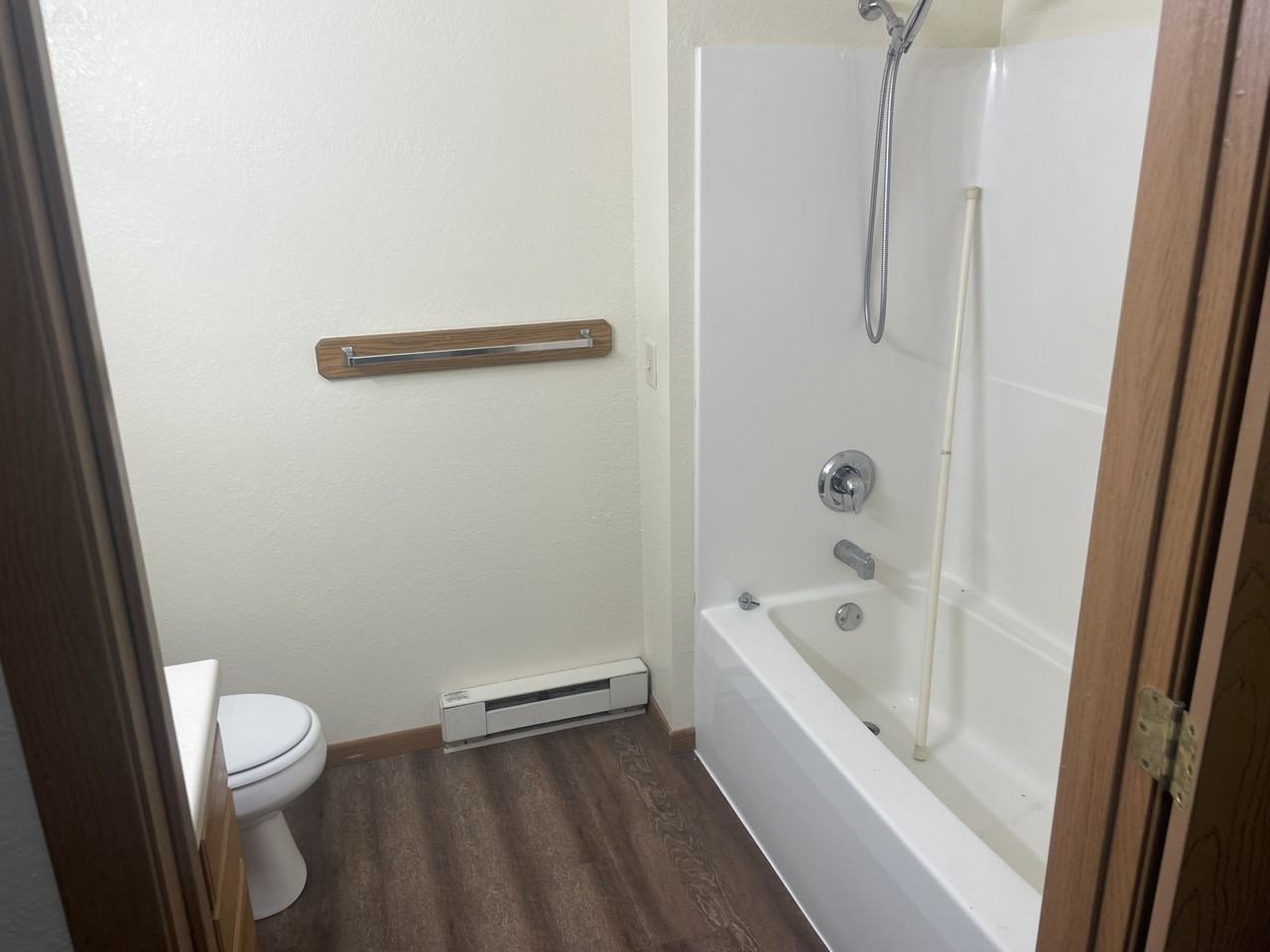 1063 East Cascade Ave - Photo 2 of 15