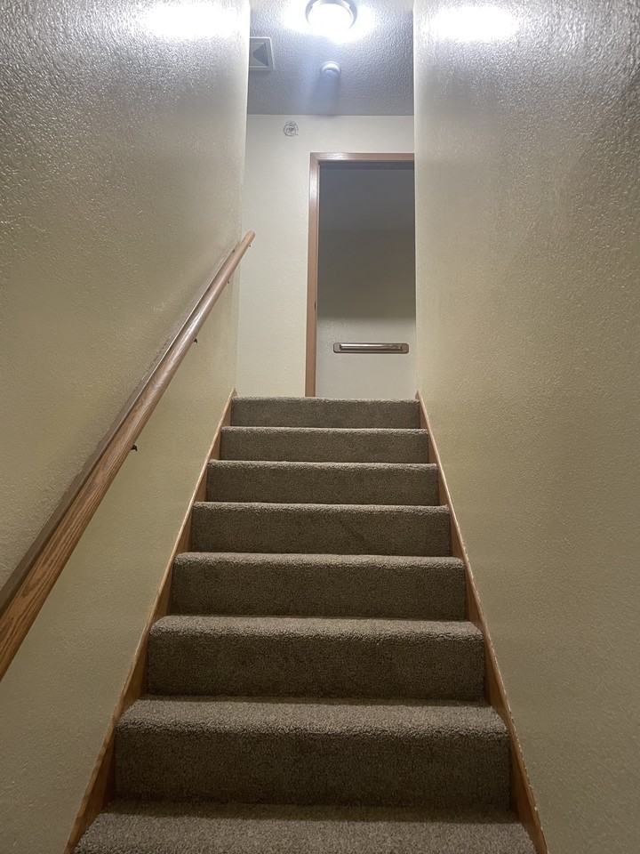 1063 East Cascade Ave - Photo 4 of 15