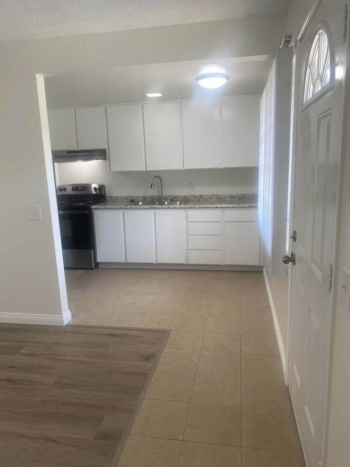Sus Casitas Apartments - Photo 6 of 9