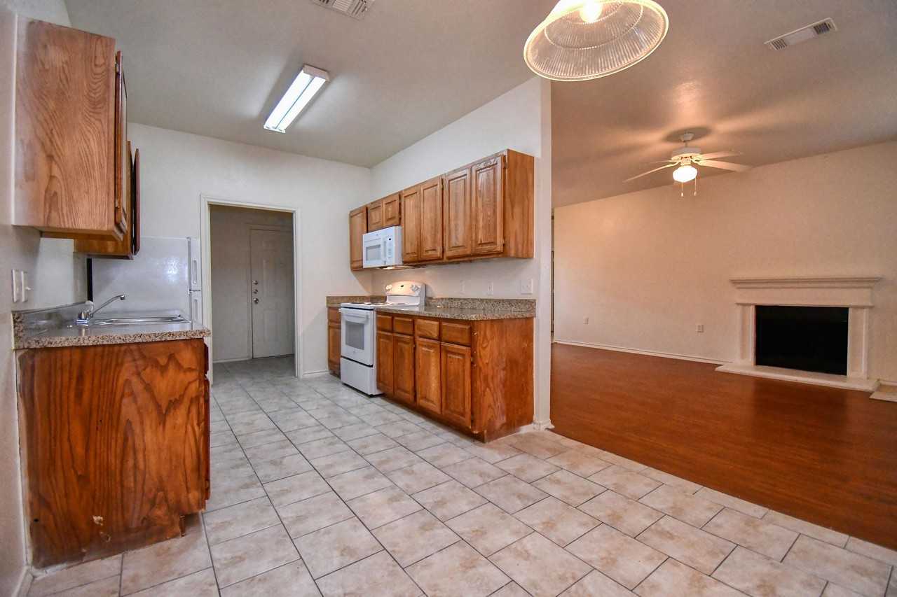 Sycamore Pointe Townhomes - Photo 5 of 49