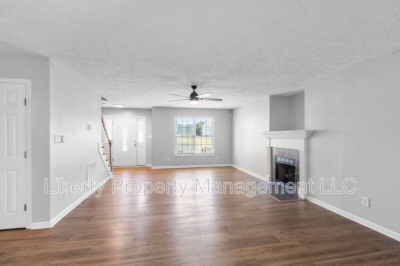 212 Checkmate Ct - Photo 5 of 21