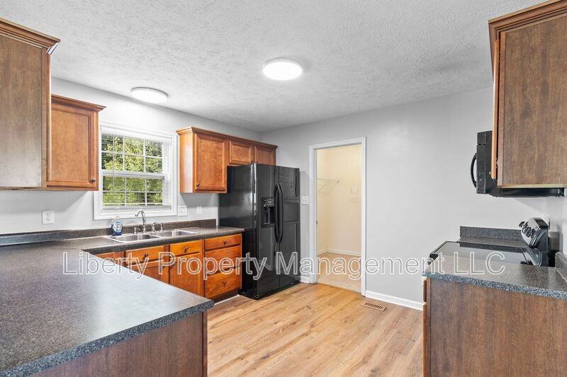 212 Checkmate Ct - Photo 7 of 21
