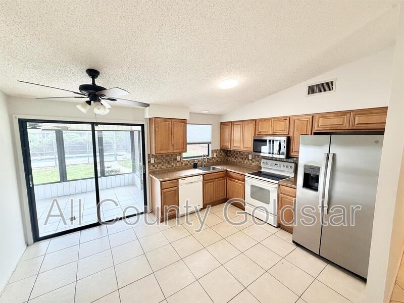 1150 Lemars Ave - Photo 4 of 11