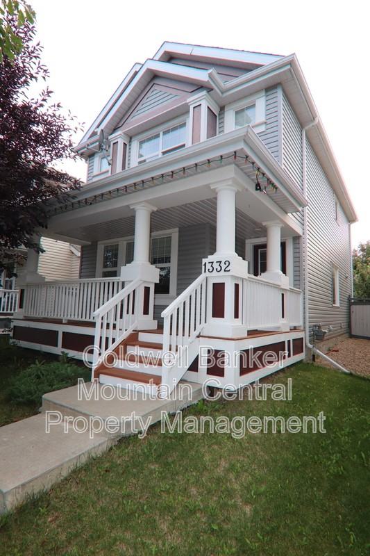 1332 74 St Sw - Photo 2 of 22