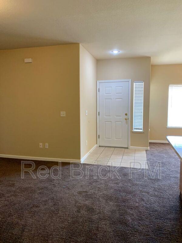 620 Gateway Dr - Photo 6 of 14