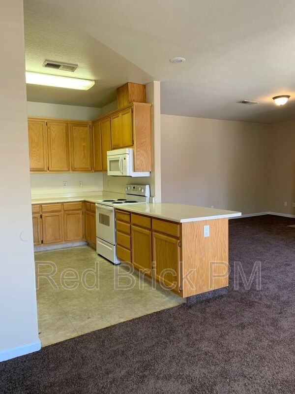 620 Gateway Dr - Photo 7 of 14
