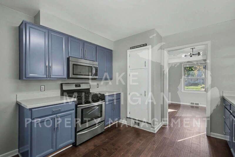 329 Alten Ave Ne - Photo 4 of 22