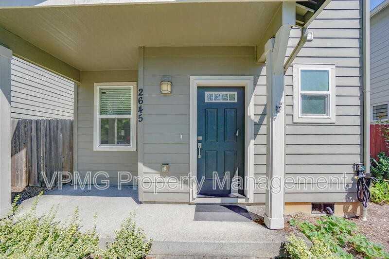 2645 Ne 87th Ave - Photo 3 of 28