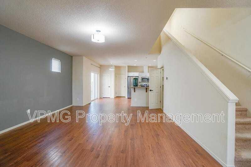 2645 Ne 87th Ave - Photo 4 of 28