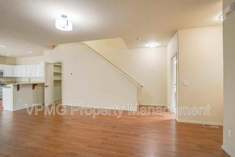 2645 Ne 87th Ave - Photo 5 of 28