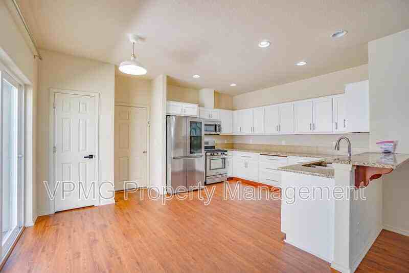 2645 Ne 87th Ave - Photo 7 of 28