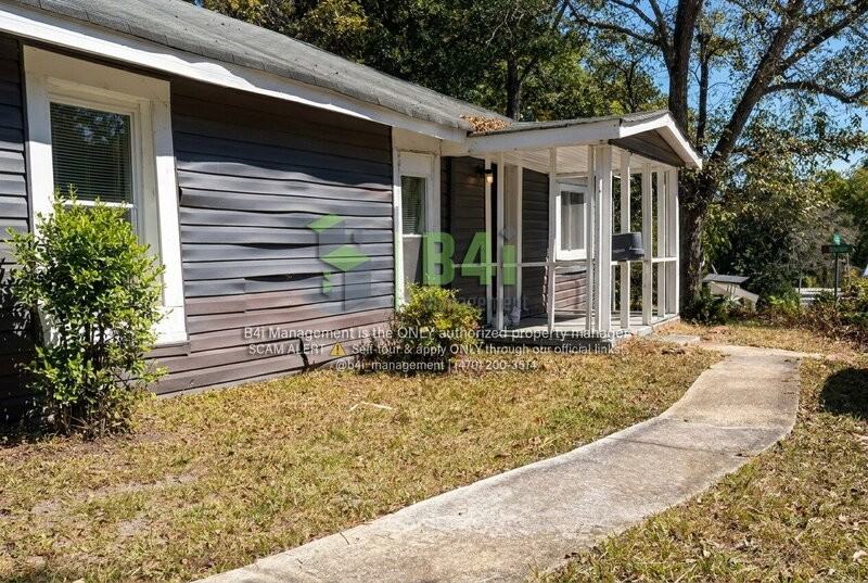 313 Mccall St - Photo 2 of 14