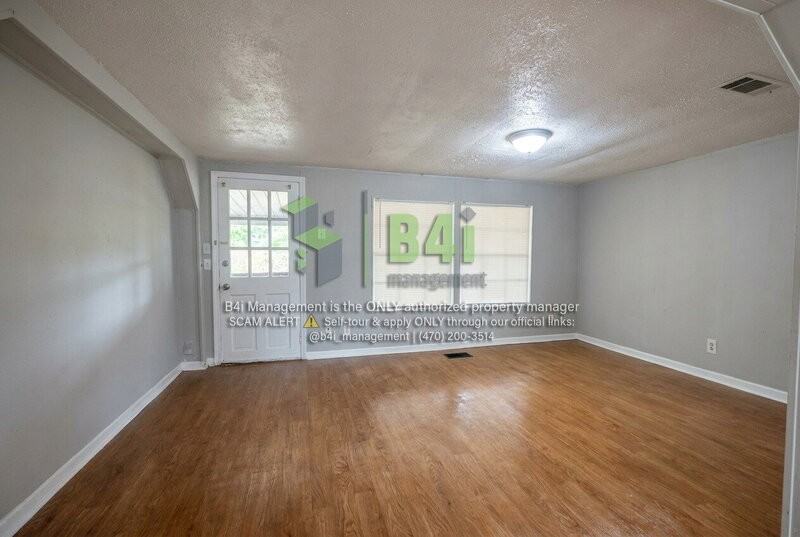 1930 Delta Dr - Photo 3 of 14