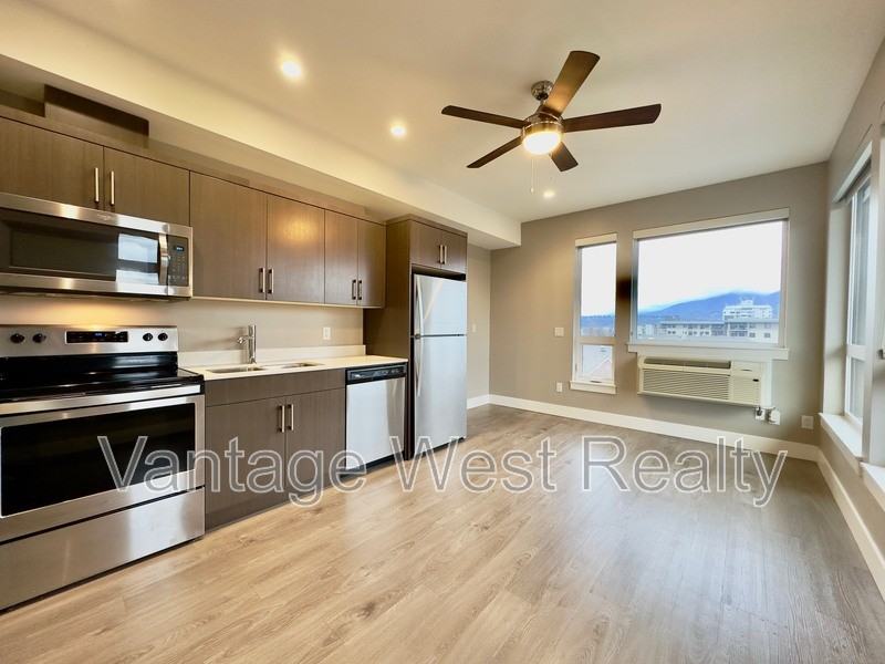 648 Leon Ave - Photo 2 of 21
