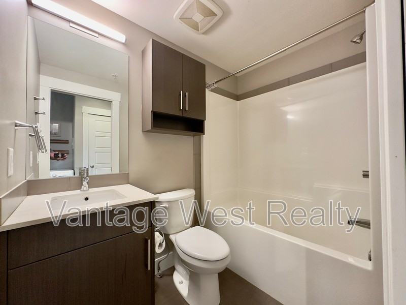 648 Leon Ave - Photo 6 of 21