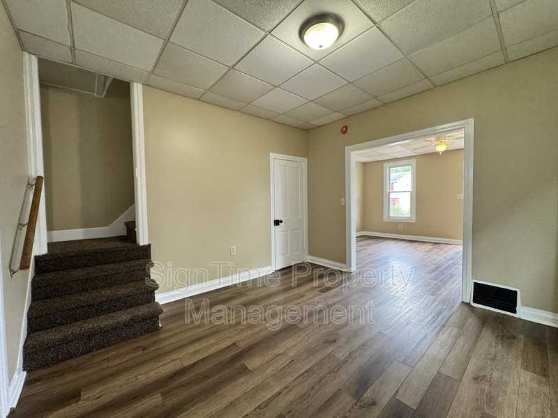1011 Corbett St - Photo 2 of 18