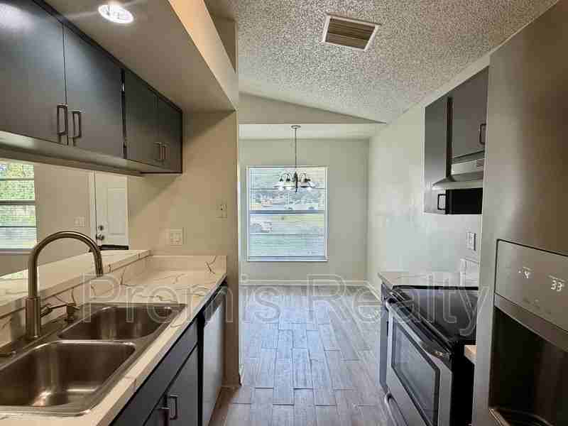 1760 Evans Dr - Photo 7 of 16