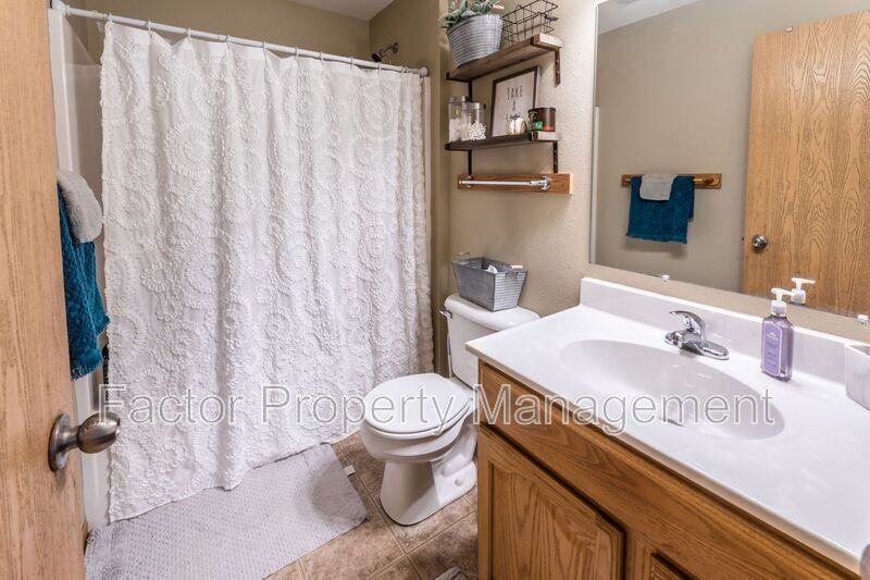 1328 Warren St #1 - Photo 7 of 16