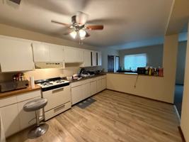 featured image of 555 Kent St