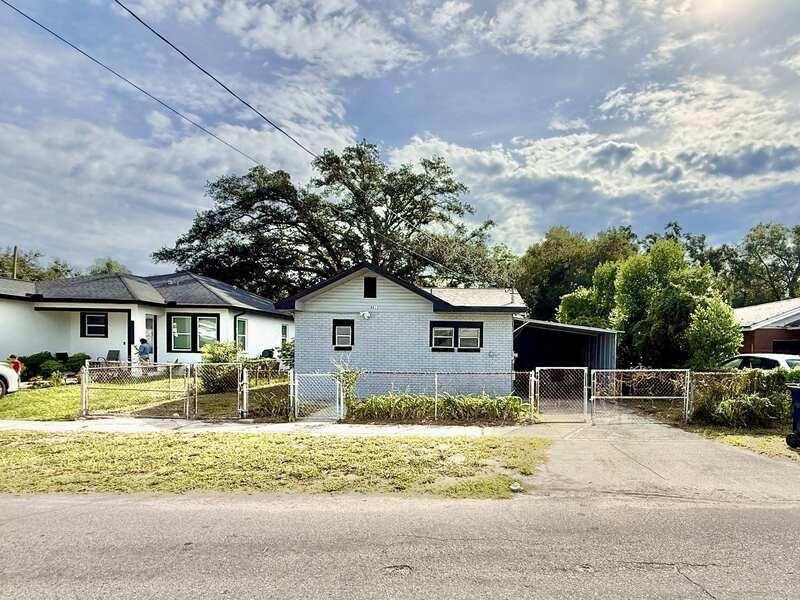 8213 N Elmer St - Photo 4 of 50