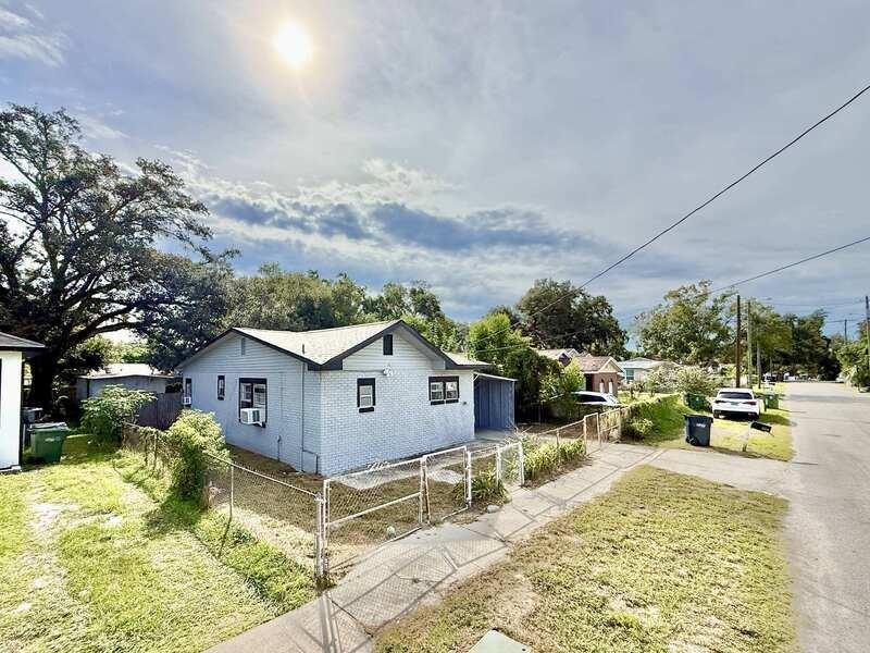 8213 N Elmer St - Photo 7 of 50