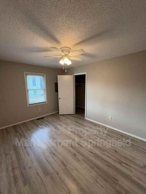 457 W Grand St - Photo 5 of 10