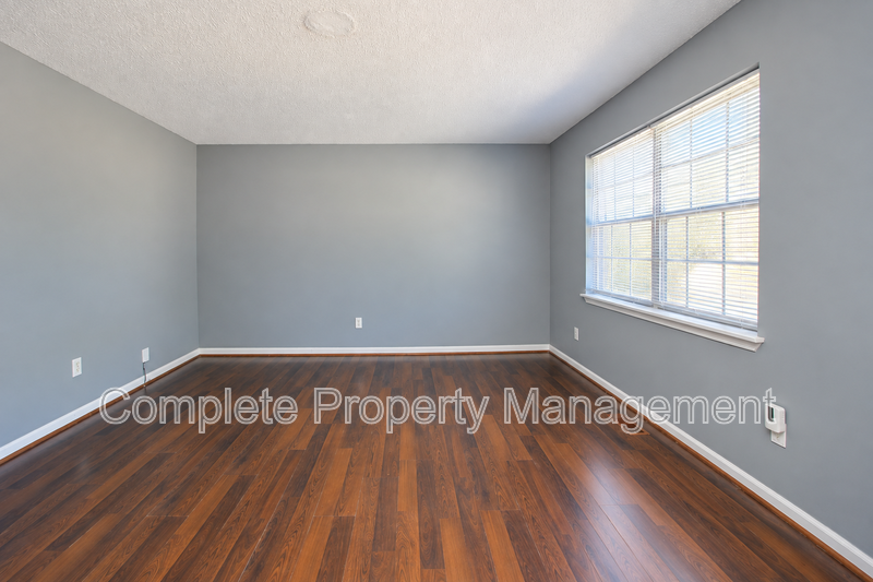 721 14th Ave Nw - Photo 3 of 10
