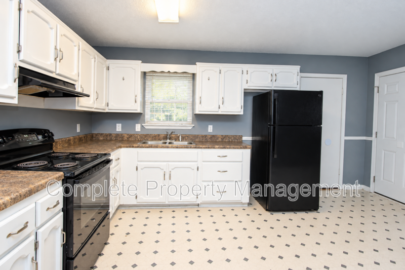 721 14th Ave Nw - Photo 4 of 10