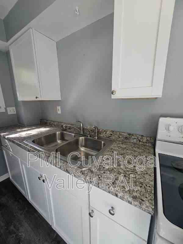 243 19th St Nw - Photo 7 of 22