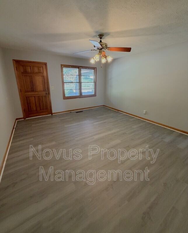 110 Bryan St W #A - Photo 7 of 14