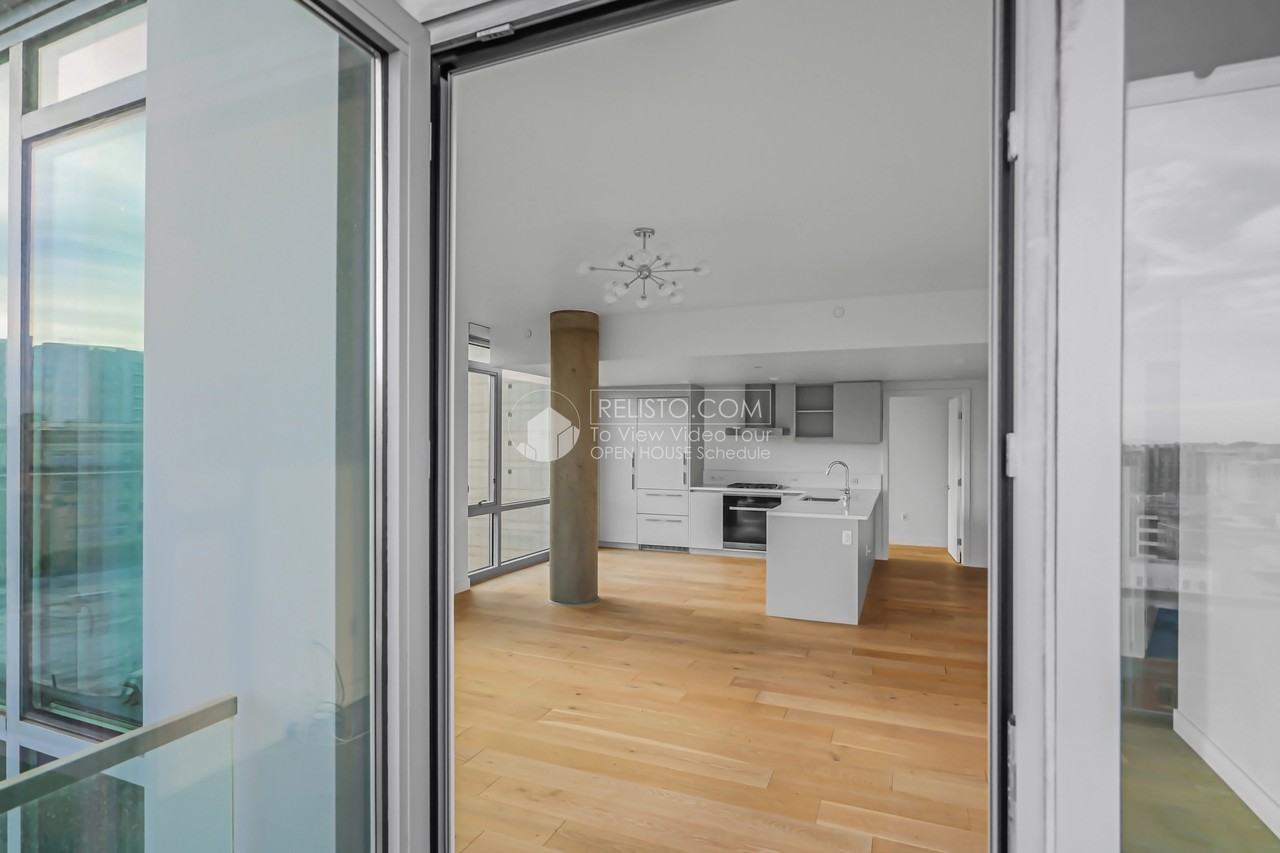 1545 Pine St #905 - Photo 5 of 32