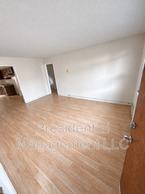 34 Royal Oak Dr #FE - Photo 6 of 16